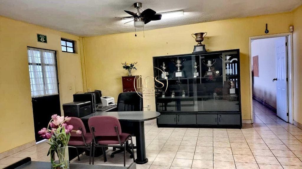 HOUSE FOR RENT (FOR OFFICE USE) IN JARDINES, 2ND SECTION, CELAYA