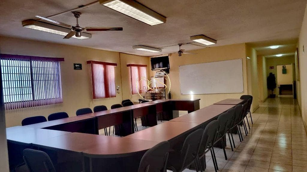 HOUSE FOR RENT (FOR OFFICE USE) IN JARDINES, 2ND SECTION, CELAYA