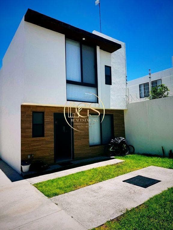 HOUSE FOR SALE IN THE CELAYA RESIDENTIAL RESORT