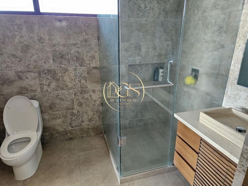 HOUSE FOR SALE IN SAN LORENZO, CELAYA RESIDENTIAL AREA