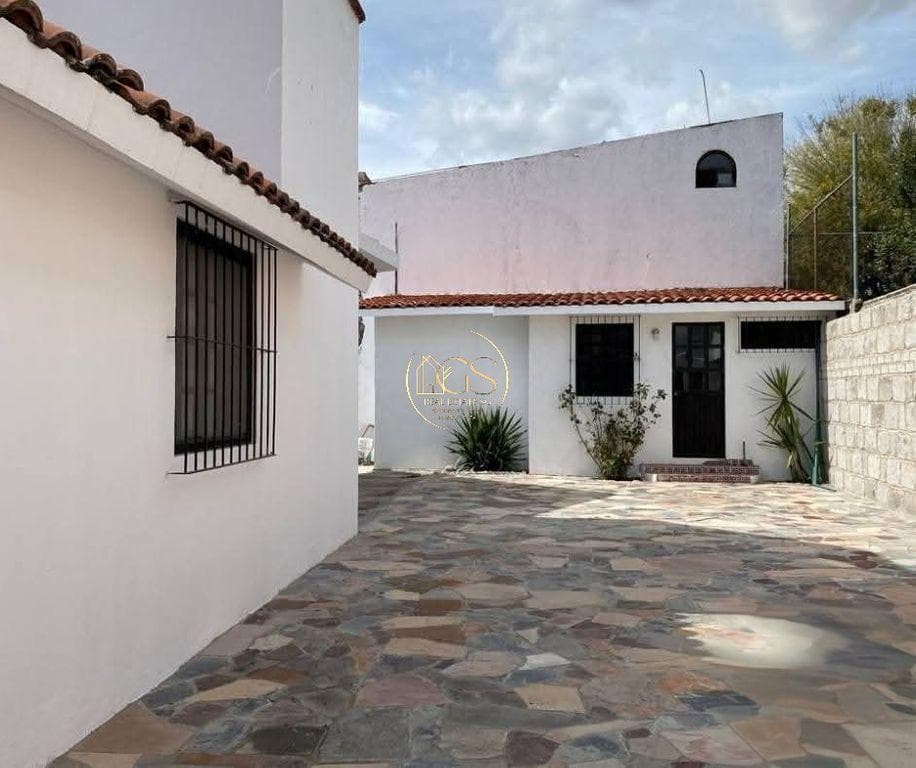 HOUSE FOR SALE IN PRADERAS DE LA HACIENDA, CELAYA