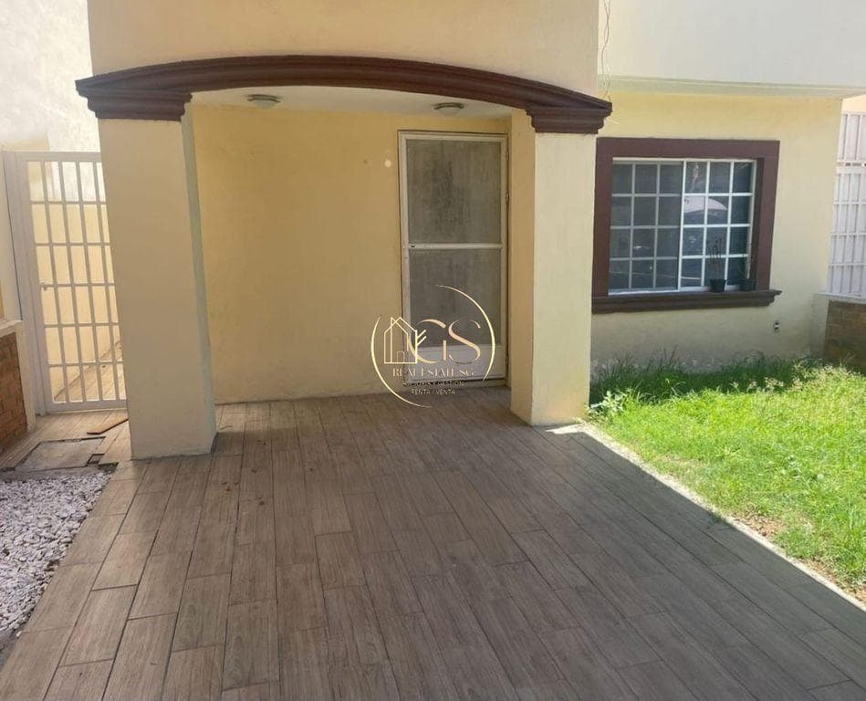 HOUSE FOR SALE IN THE GRAN CLASE RESIDENTIAL COMPLEX IN CELAYA