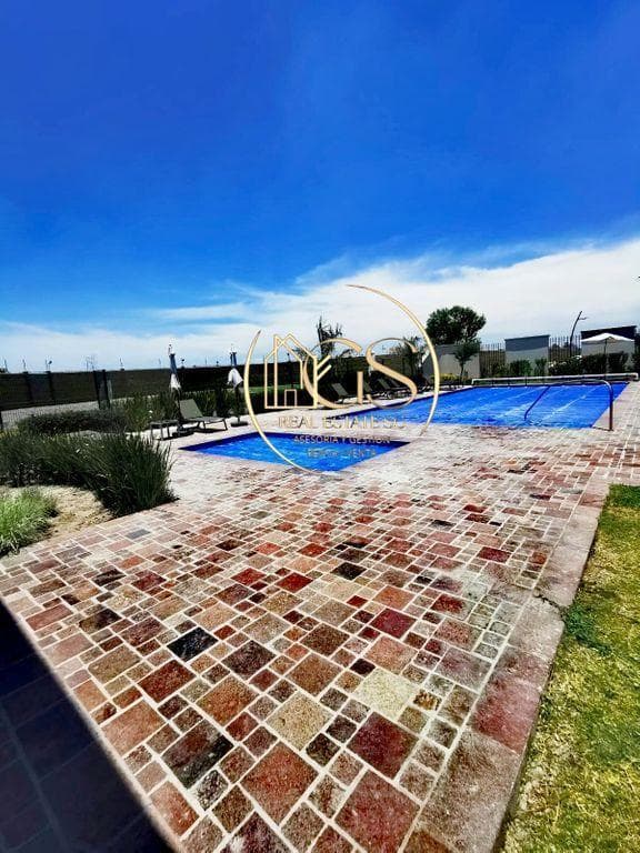 HOUSE FOR SALE IN THE MAYORAZGO RESIDENTIAL NEIGHBORHOOD, CELAYA