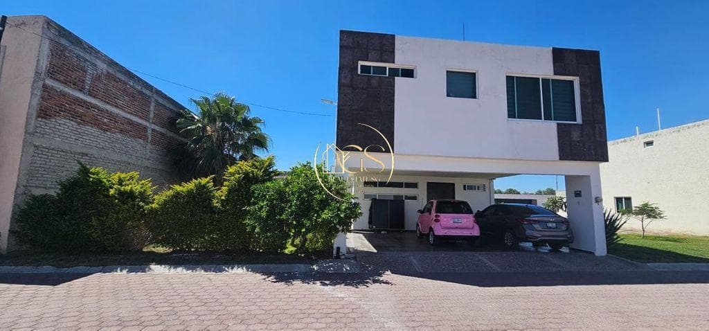 HOUSE FOR SALE IN VISTA HERMOSA, CORTAZAR