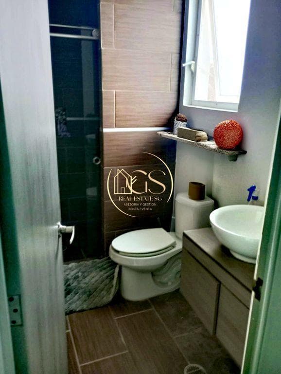 HOUSE FOR SALE ON A PRIVATE STREET IN LAS ARBOLEDAS, 1ST SECTION, CELAYA