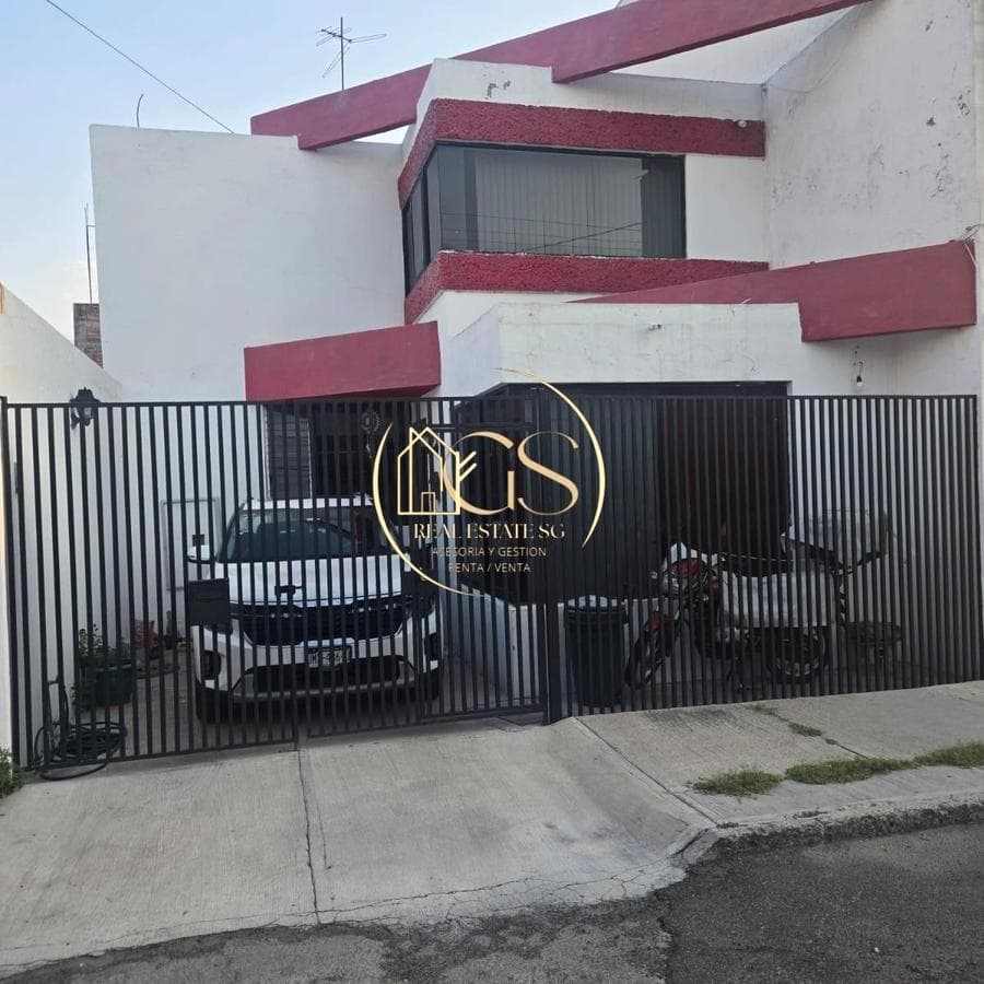 HOUSE FOR SALE IN JARDINES DEL SUR, CELAYA