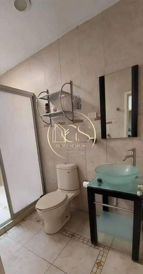 HOUSE FOR SALE IN LOS ALAMOS, CELAYA