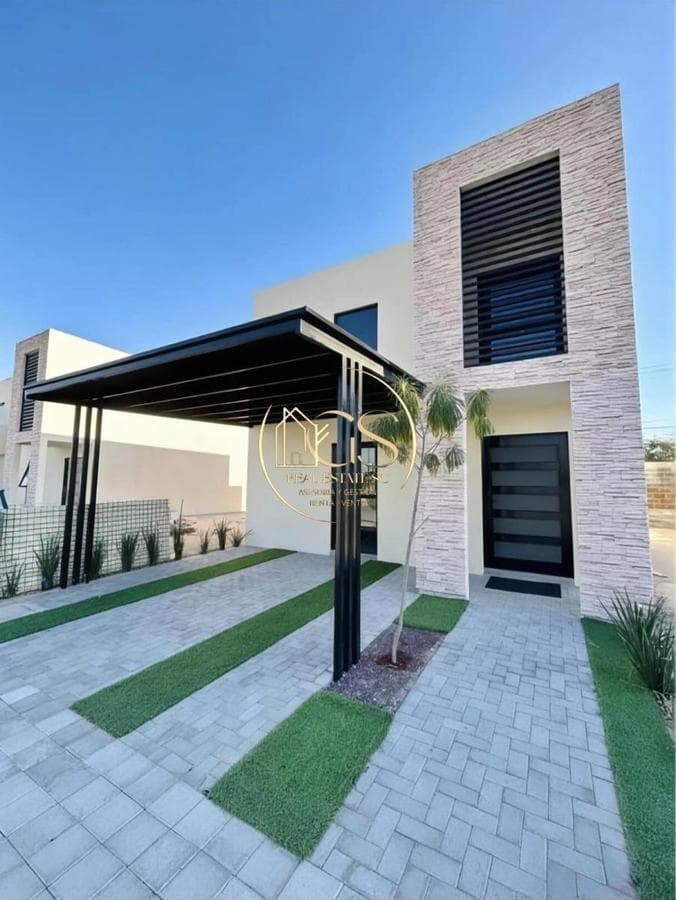 HOUSE FOR SALE IN THE COORDENADA RESIDENTIAL NEIGHBORHOOD OF CELAYA