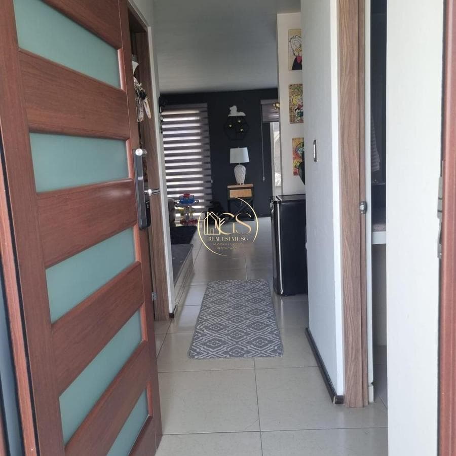 HOUSE FOR SALE ON SENDA REAL, CELAYA