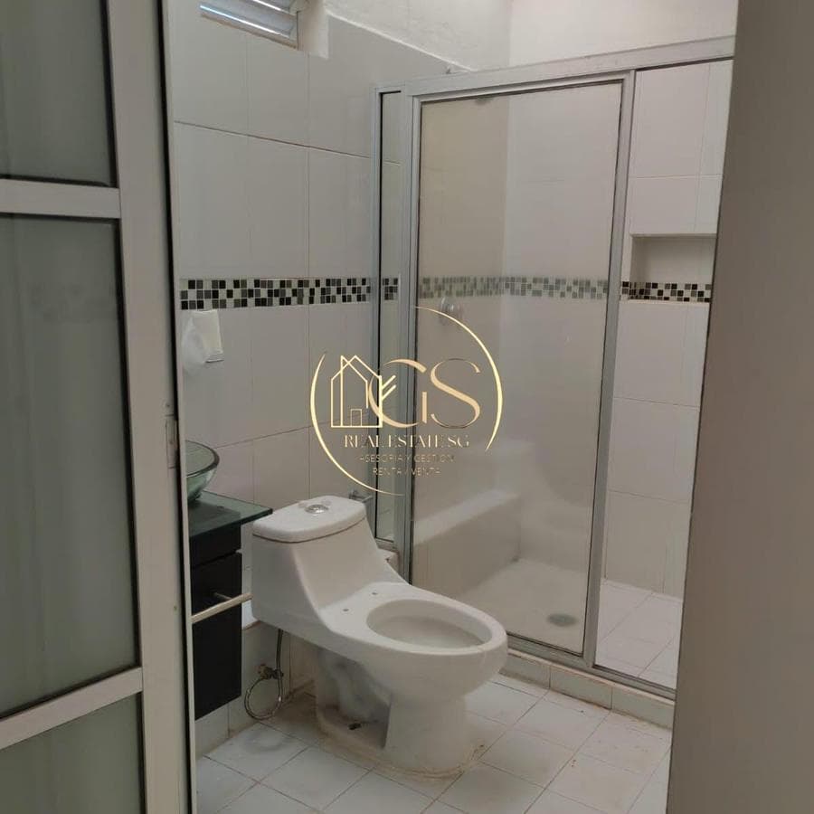 HOUSE FOR SALE IN JARDINES DE CELAYA