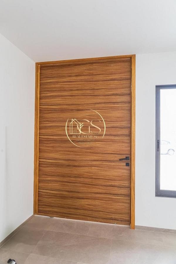 HOUSE FOR SALE IN PUNTA ARENA, CELAYA
