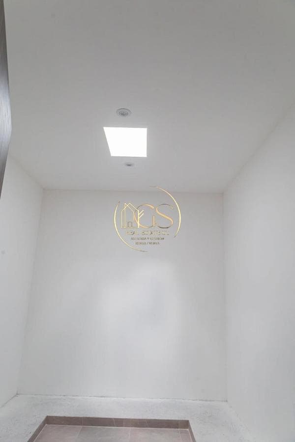 HOUSE FOR SALE IN PUNTA ARENA, CELAYA