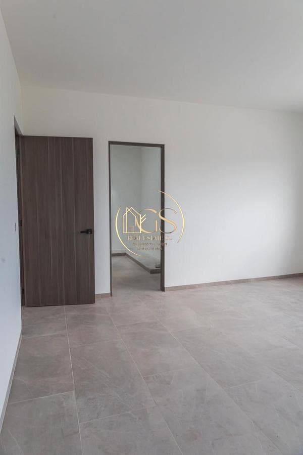 HOUSE FOR SALE IN PUNTA ARENA, CELAYA