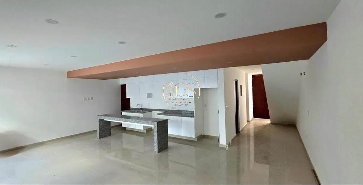 HOUSE FOR SALE IN PUNTA ARENA, CELAYA