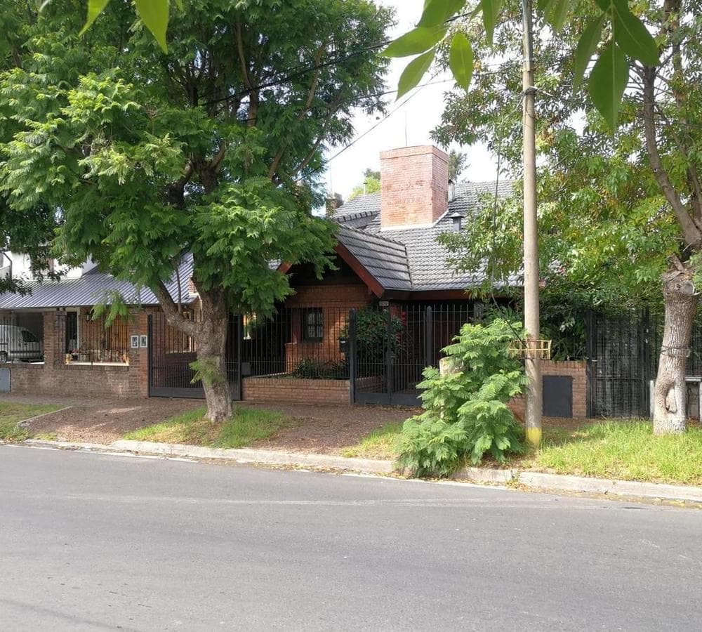 5-ROOM VILLA FOR RENT WITH GARAGE AND POOL