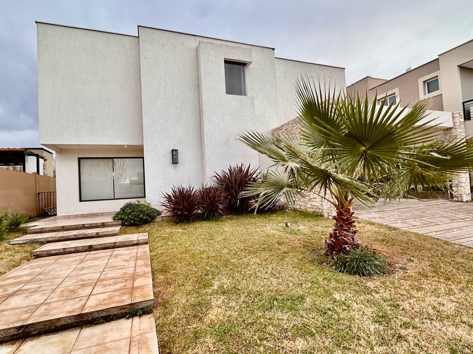 House in Chacras De Coria