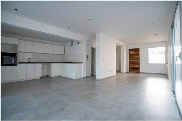3-BEDROOM HOUSE FOR SALE IN THE VILLA BELGRANO NEIGHBORHOOD