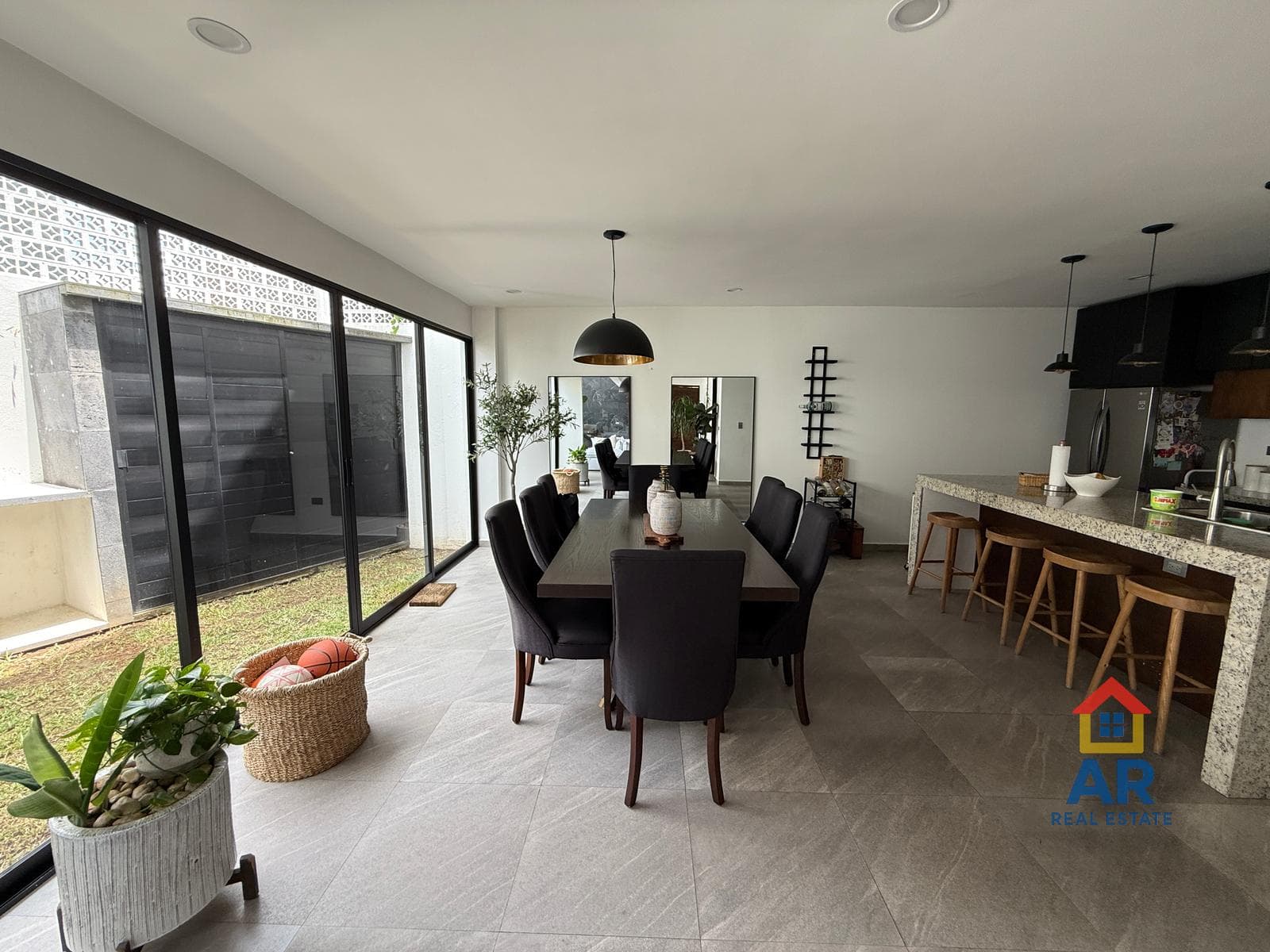 Residential Rental in Monte Magno. Private Subdivision: House in the Monte Magno Residential Subdivision