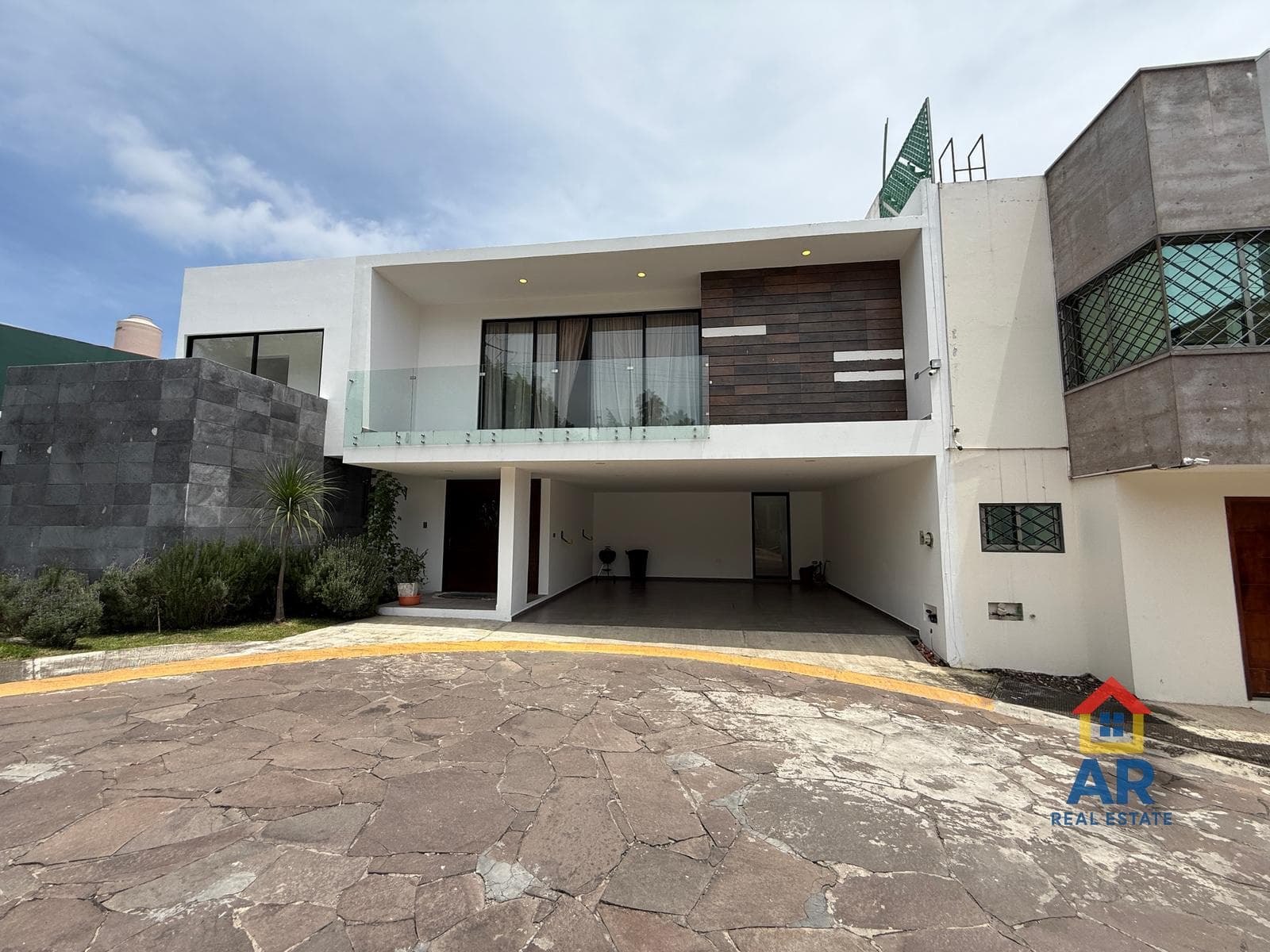 Residential Rental in Monte Magno. Private Subdivision: House in the Monte Magno Residential Subdivision