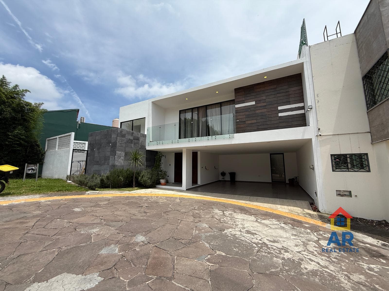 Residential Rental in Monte Magno. Private Subdivision: House in the Monte Magno Residential Subdivision