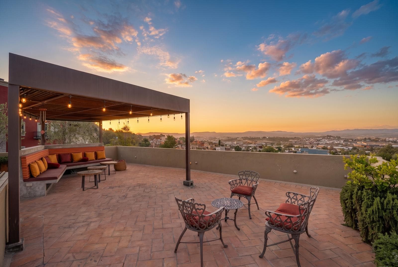 Casa Puesta de Sol | Contemporary Mexican Style and 360° Rooftop in San Miguel