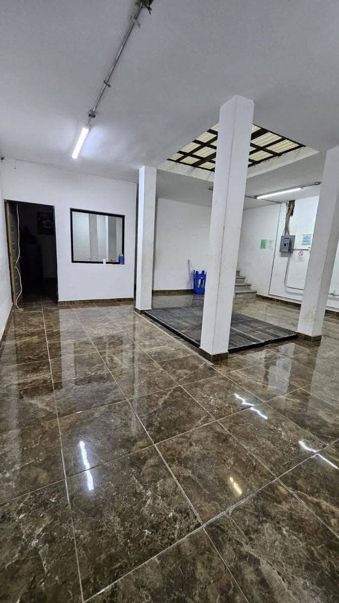 Commercial Warehouse with Offices, Screening Room, Storage Area, and Roof Garden in Echeveste