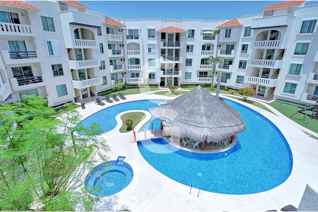 Apartment for Rent in Cancún in the Residencial Mediterraneé Complex with a Terrace and 3 Bedrooms