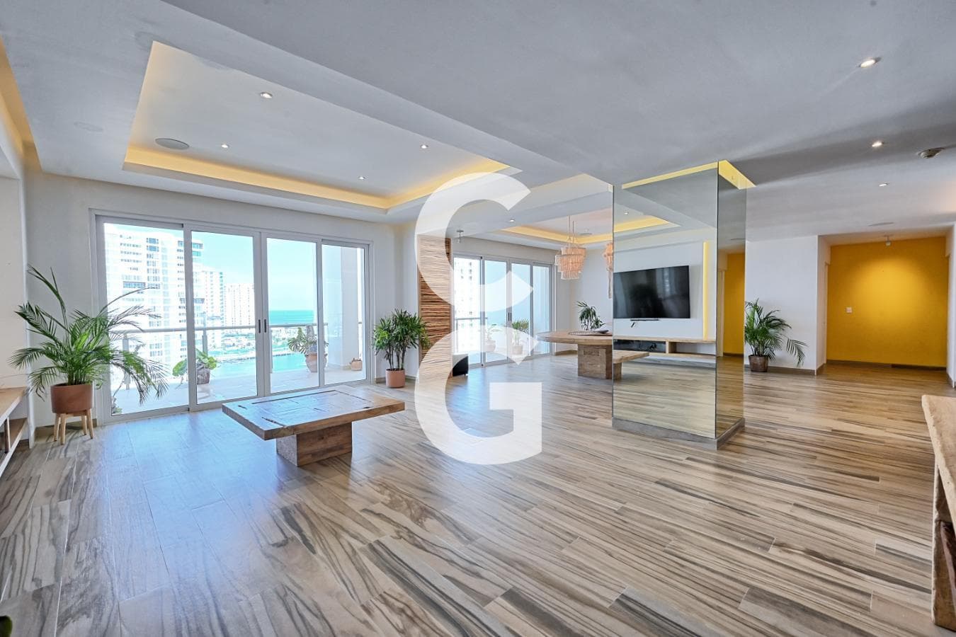 Apartment for Sale and Rent in Cancún at Maioris Puerto Cancún with a Terrace Overlooking the Ocean