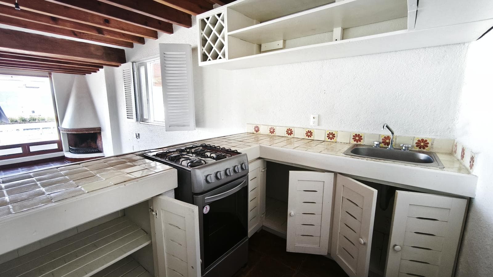 House for Rent with a Lake View in Valle de Bravo