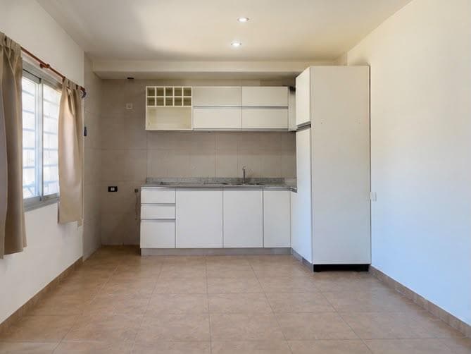 3-room apartment for sale with garage (ground floor with office; could be converted into a 4th room) in Canning