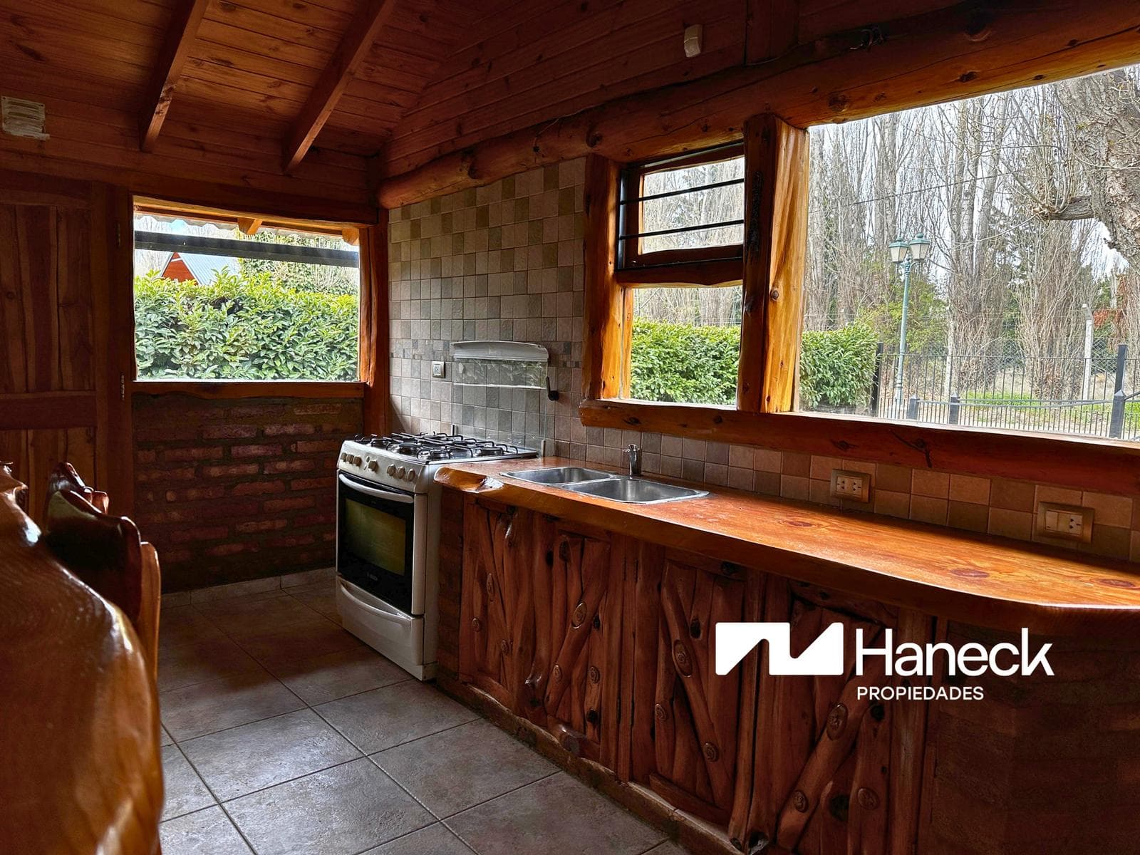House for Long-Term Rent, Dina Huapi