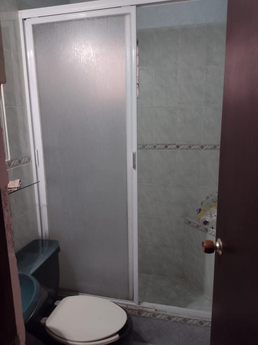 Single-story house for sale in Flores del Valle, Veracruz, very close to the Mexican Army