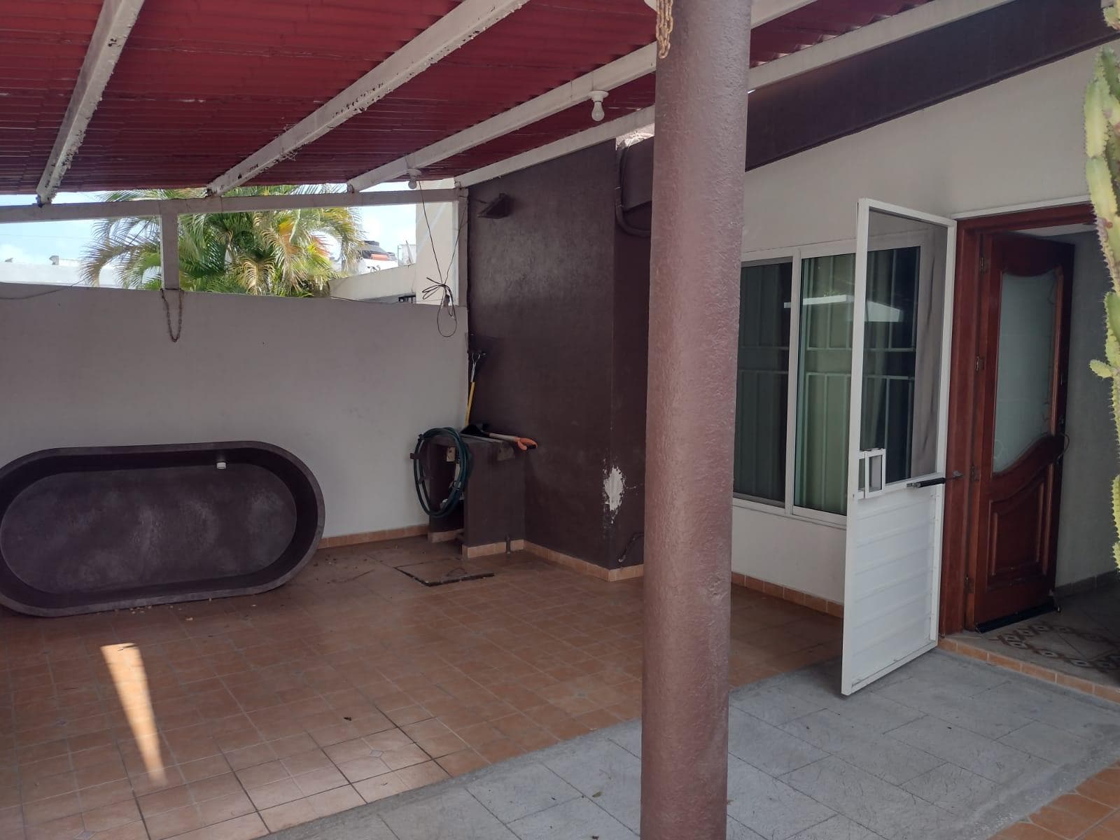 Single-story house for sale in Flores del Valle, Veracruz, very close to the Mexican Army
