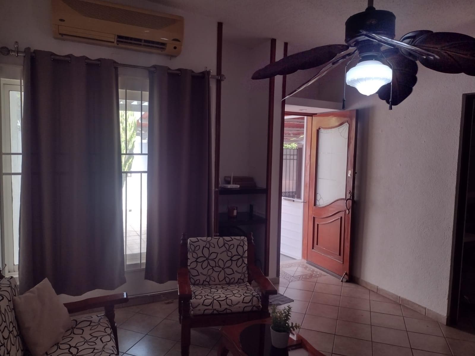 Single-story house for sale in Flores del Valle, Veracruz, very close to the Mexican Army
