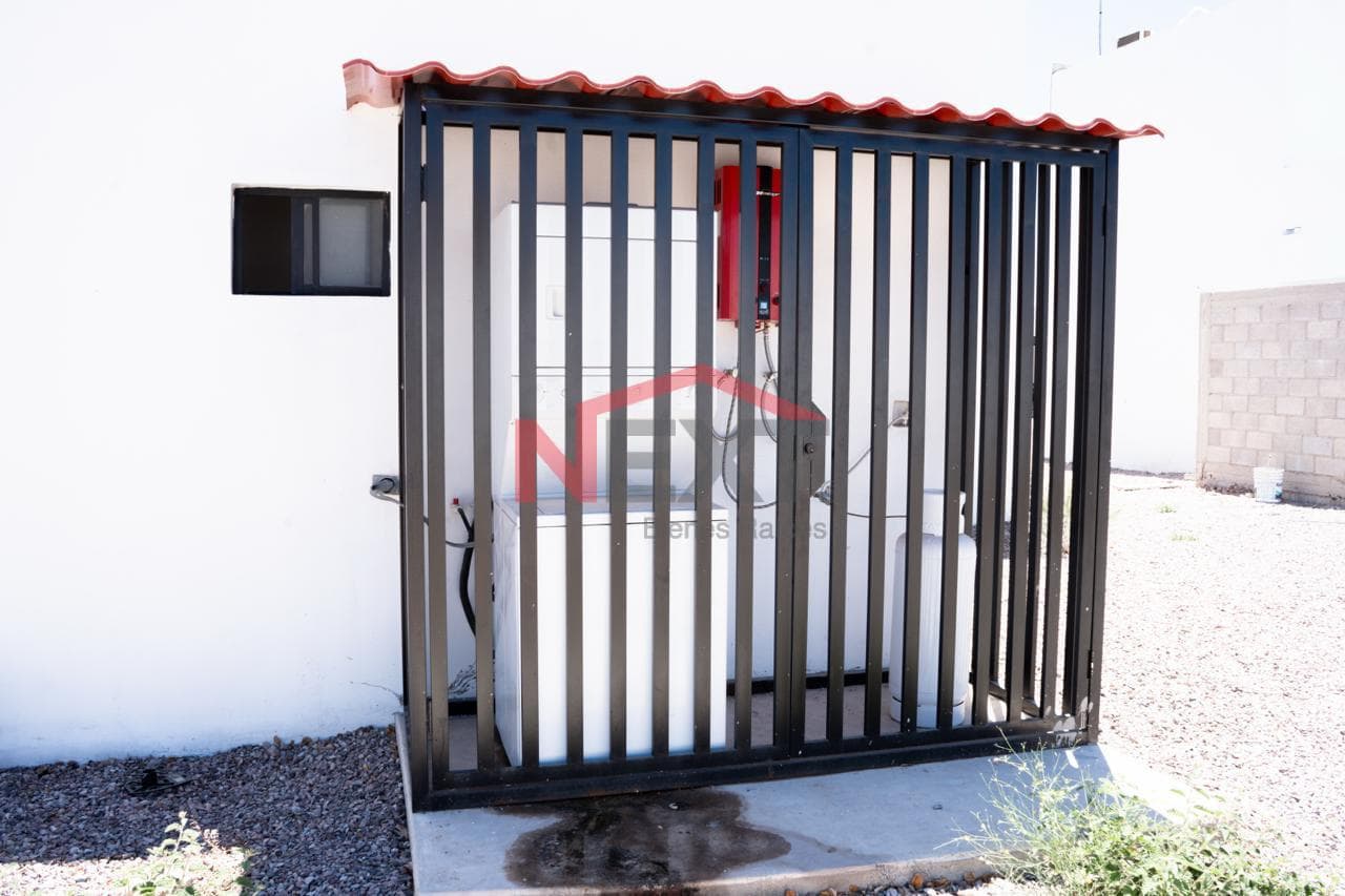 HOUSE FOR RENT IN SAN CARLOS