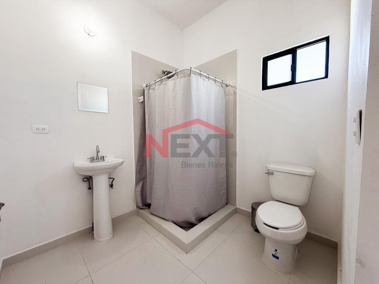 HOUSE FOR RENT IN SAN CARLOS