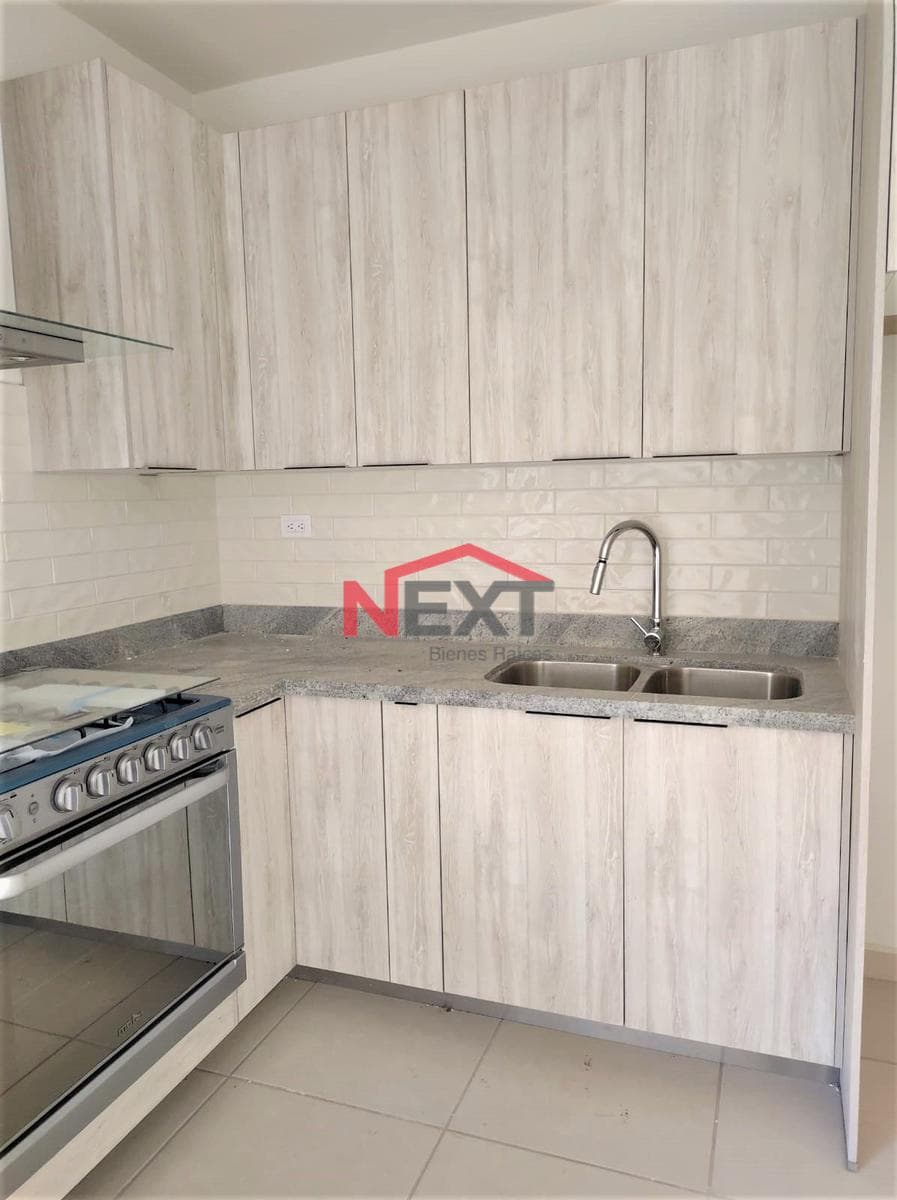 HOUSE FOR RENT IN REAL DE CASTILLA
