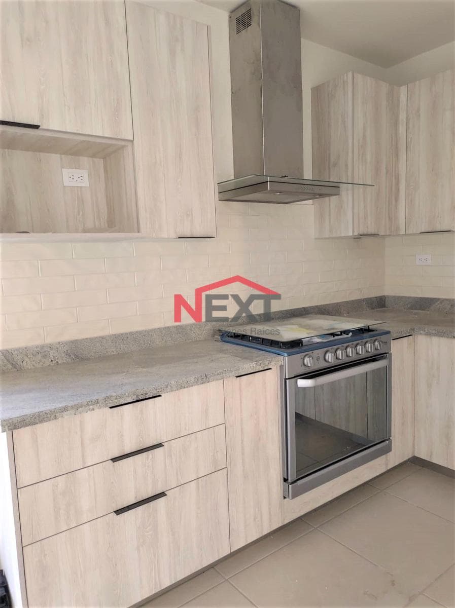 HOUSE FOR RENT IN REAL DE CASTILLA