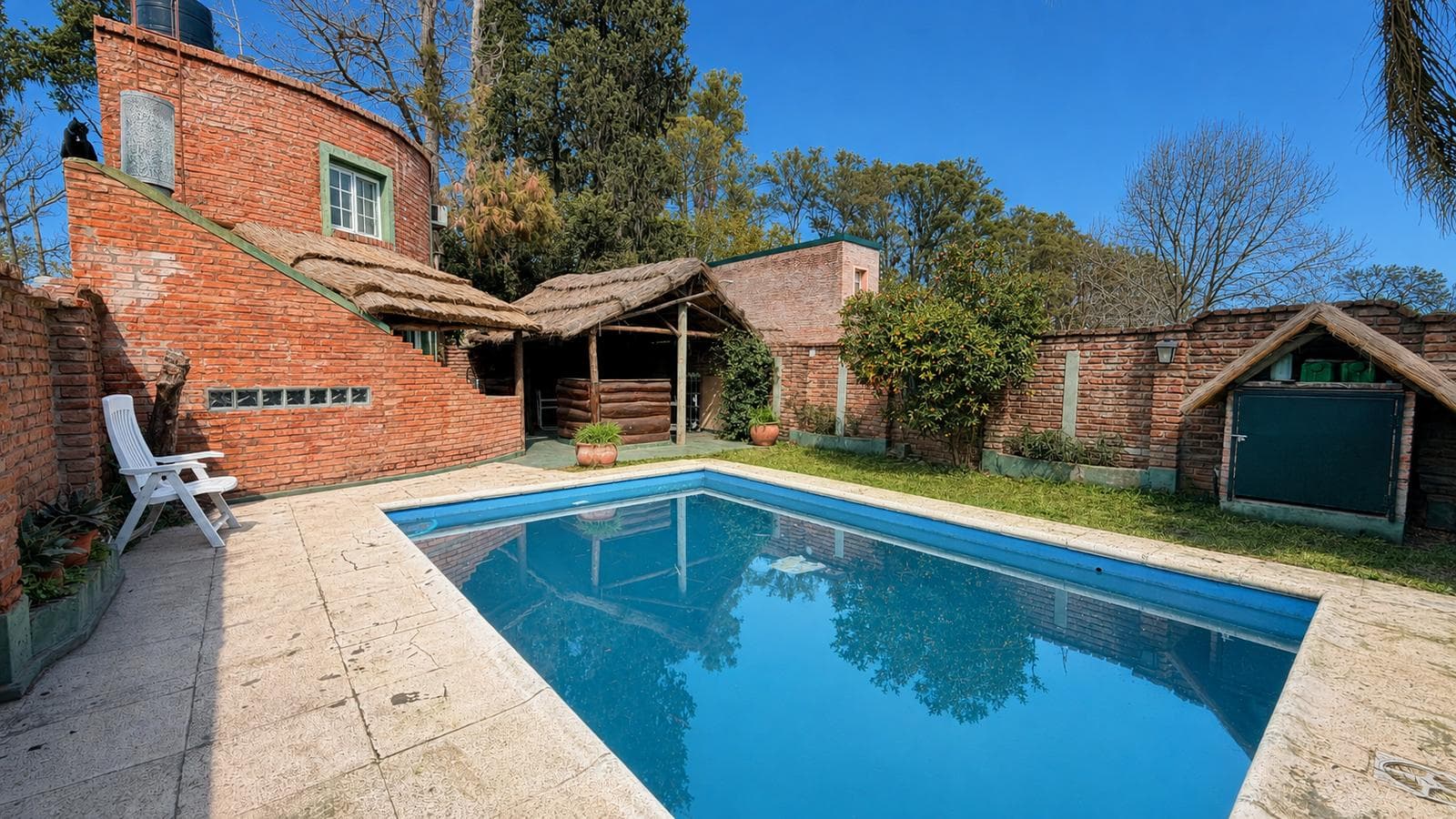 FOR SALE: 2-bedroom house - Amenities - Pool
