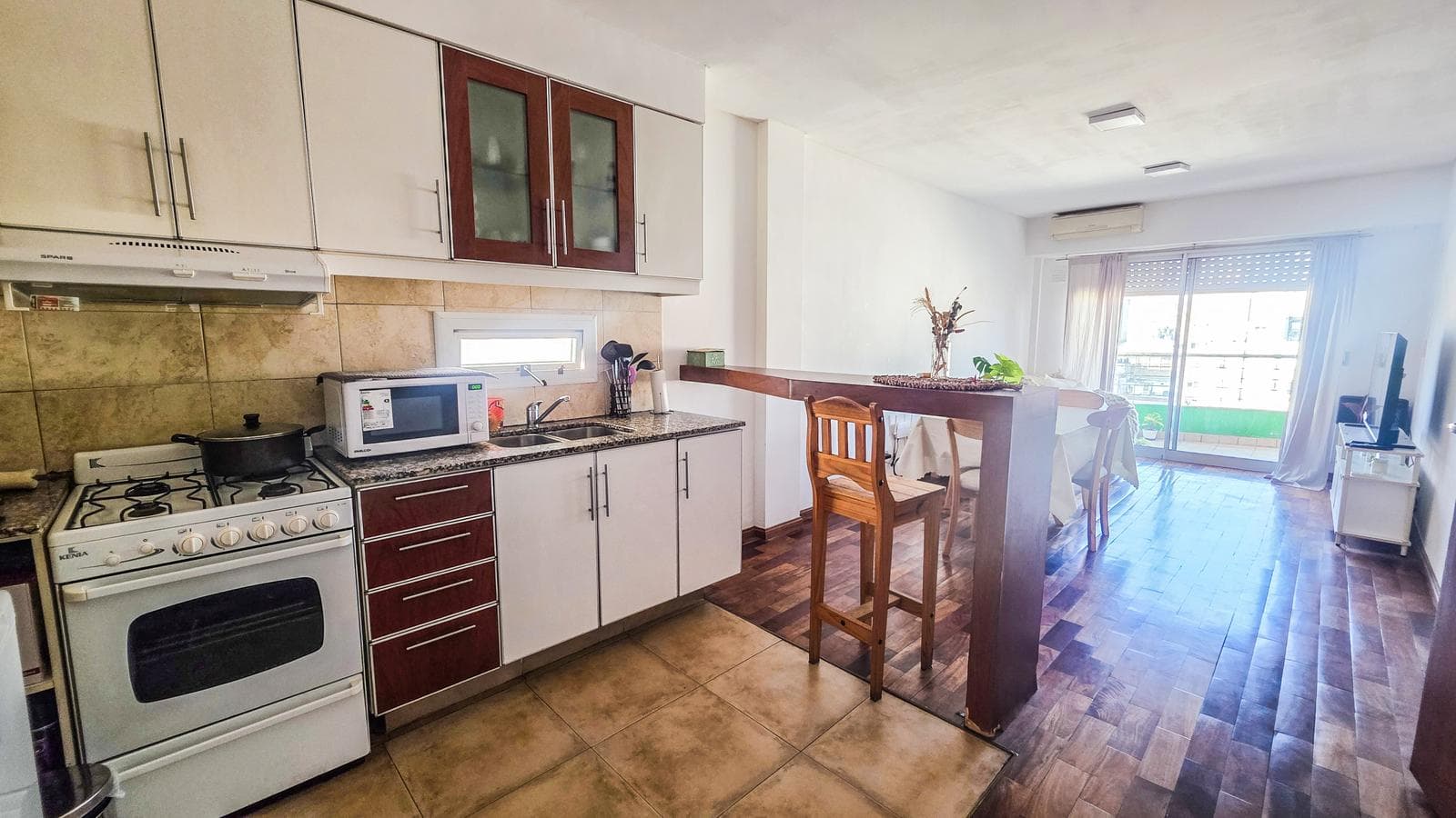 FOR SALE - 1-bedroom apartment with two balconies, Downtown - Rosario