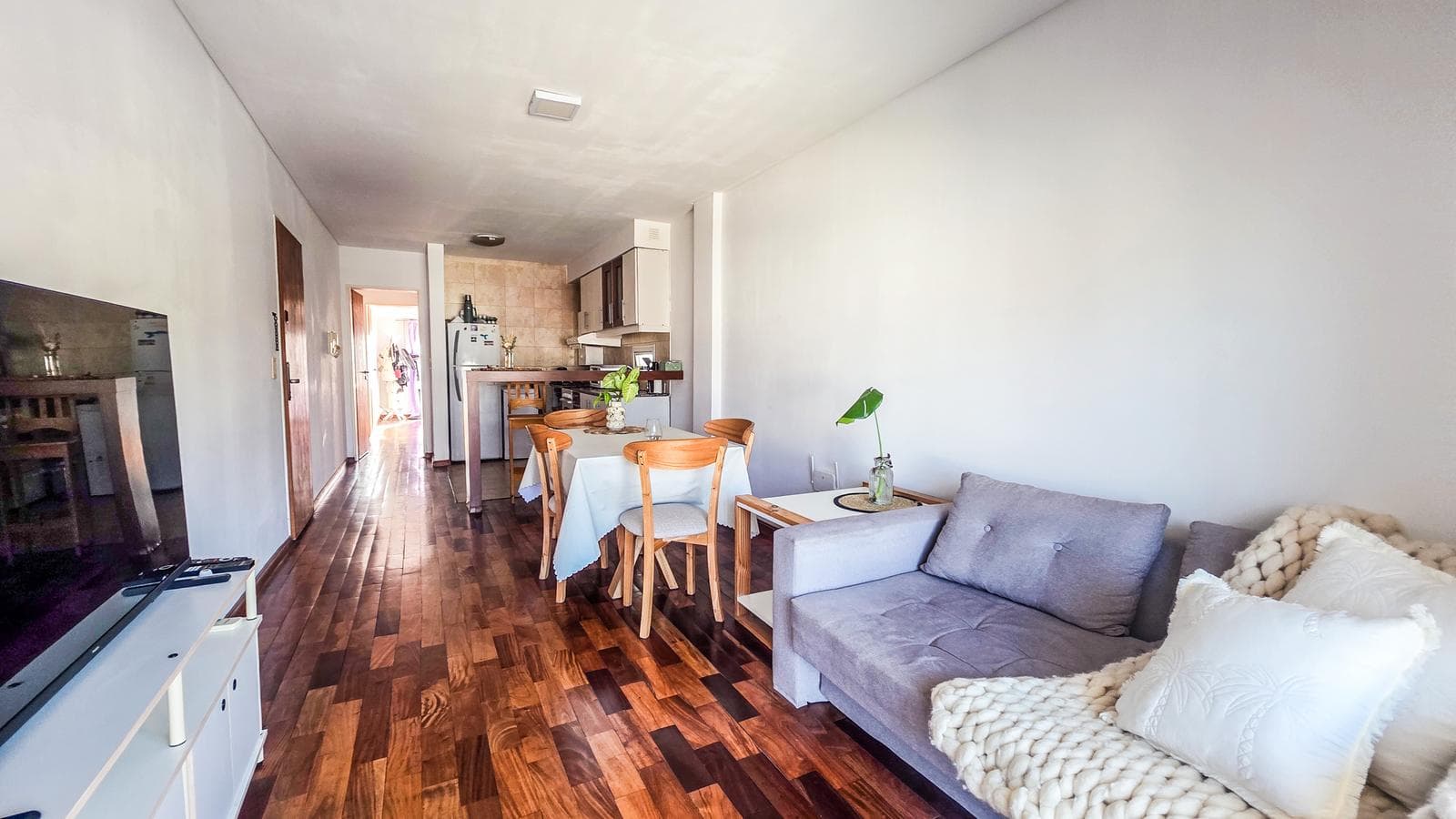 FOR SALE - 1-bedroom apartment with two balconies, Downtown - Rosario