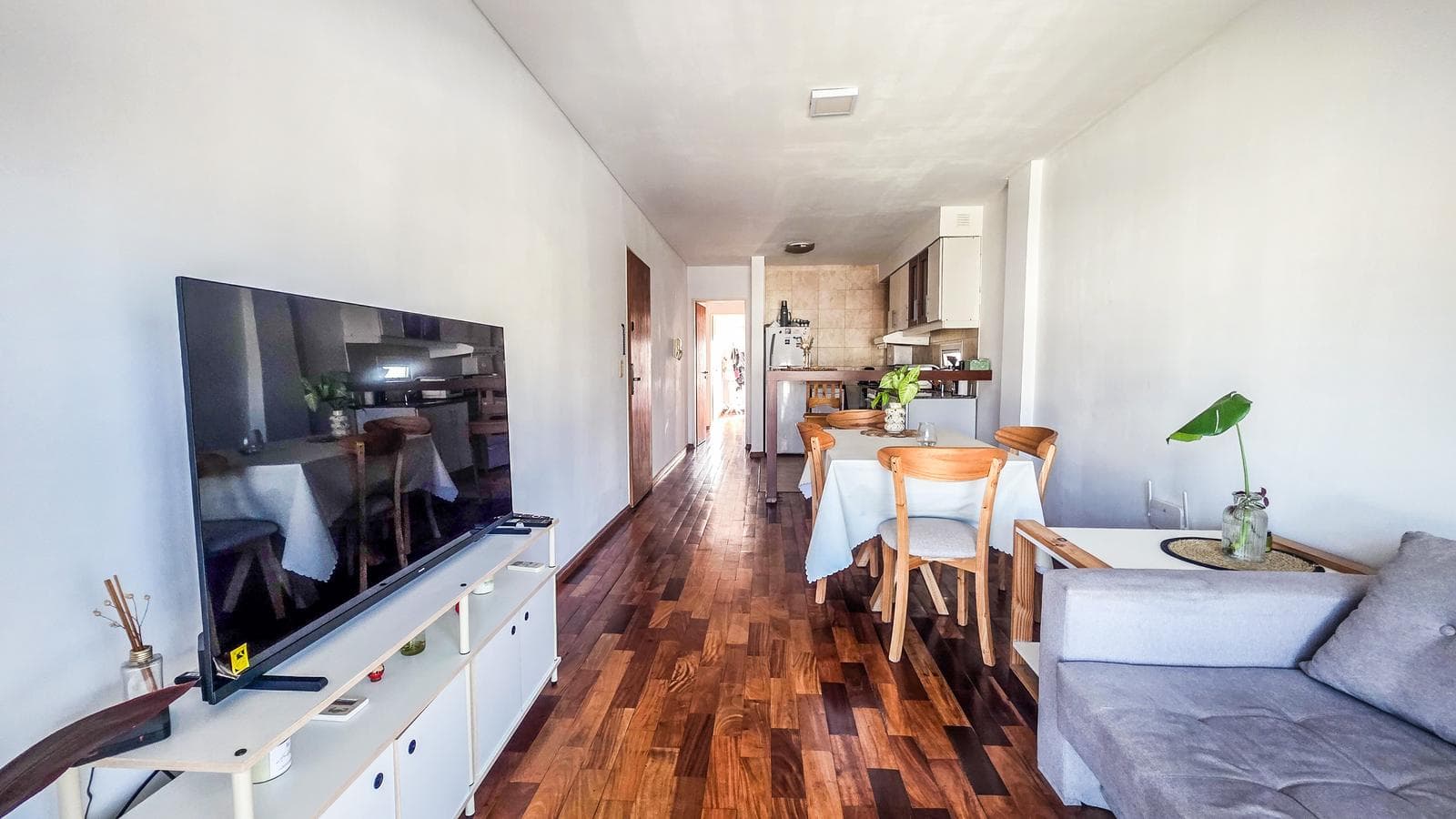 FOR SALE - 1-bedroom apartment with two balconies, Downtown - Rosario