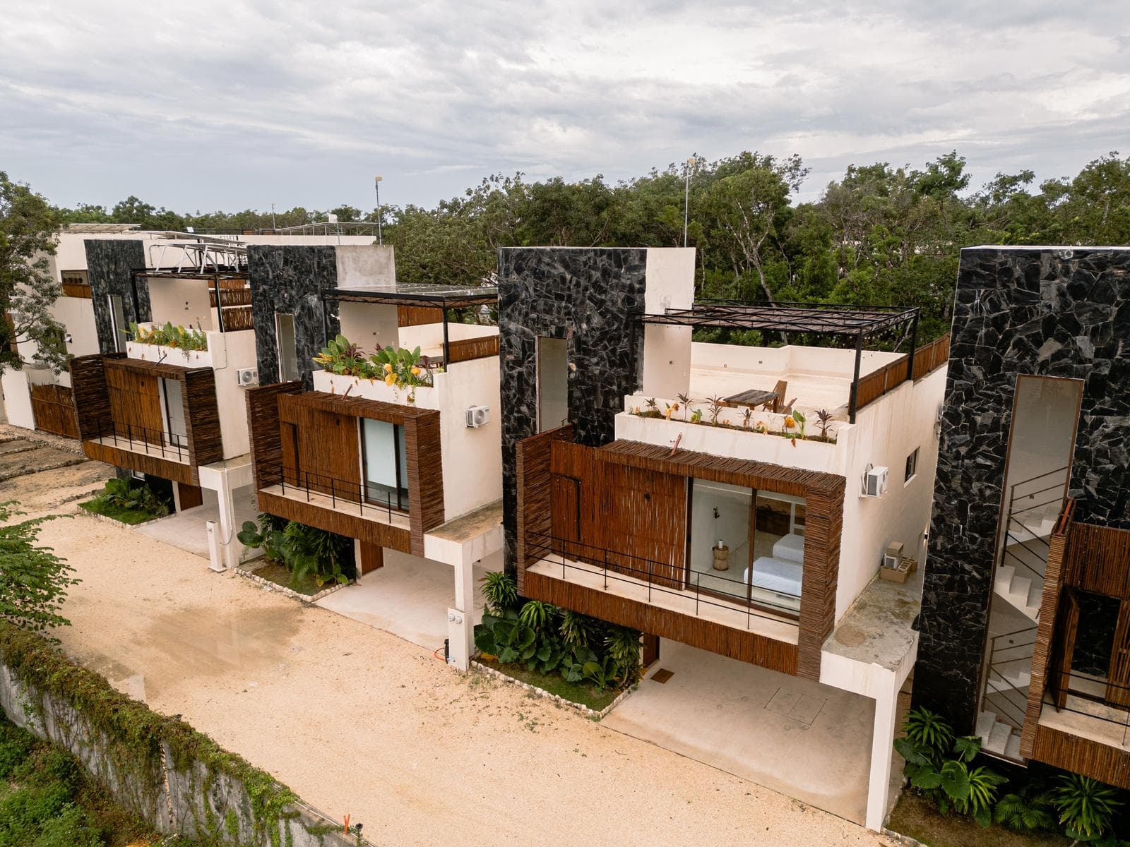 4-BEDROOM LOCK-OFF HOME FOR SALE IN TULUM WITH PRIVATE POOL, MAKI 19