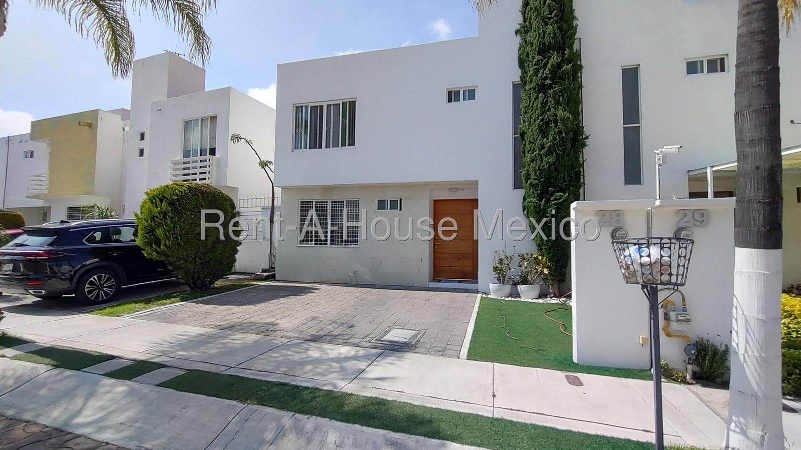 House for Sale in Lomas del Marqués – Villas Palmira. Optional Bedroom on the Ground Floor