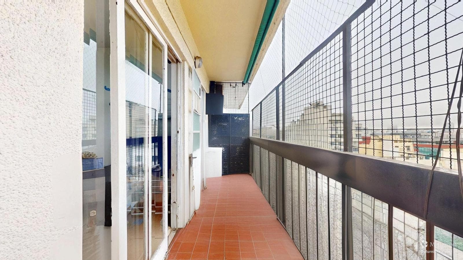 3-Room Apartment for Rent in Almagro with a Full-Length Balcony!