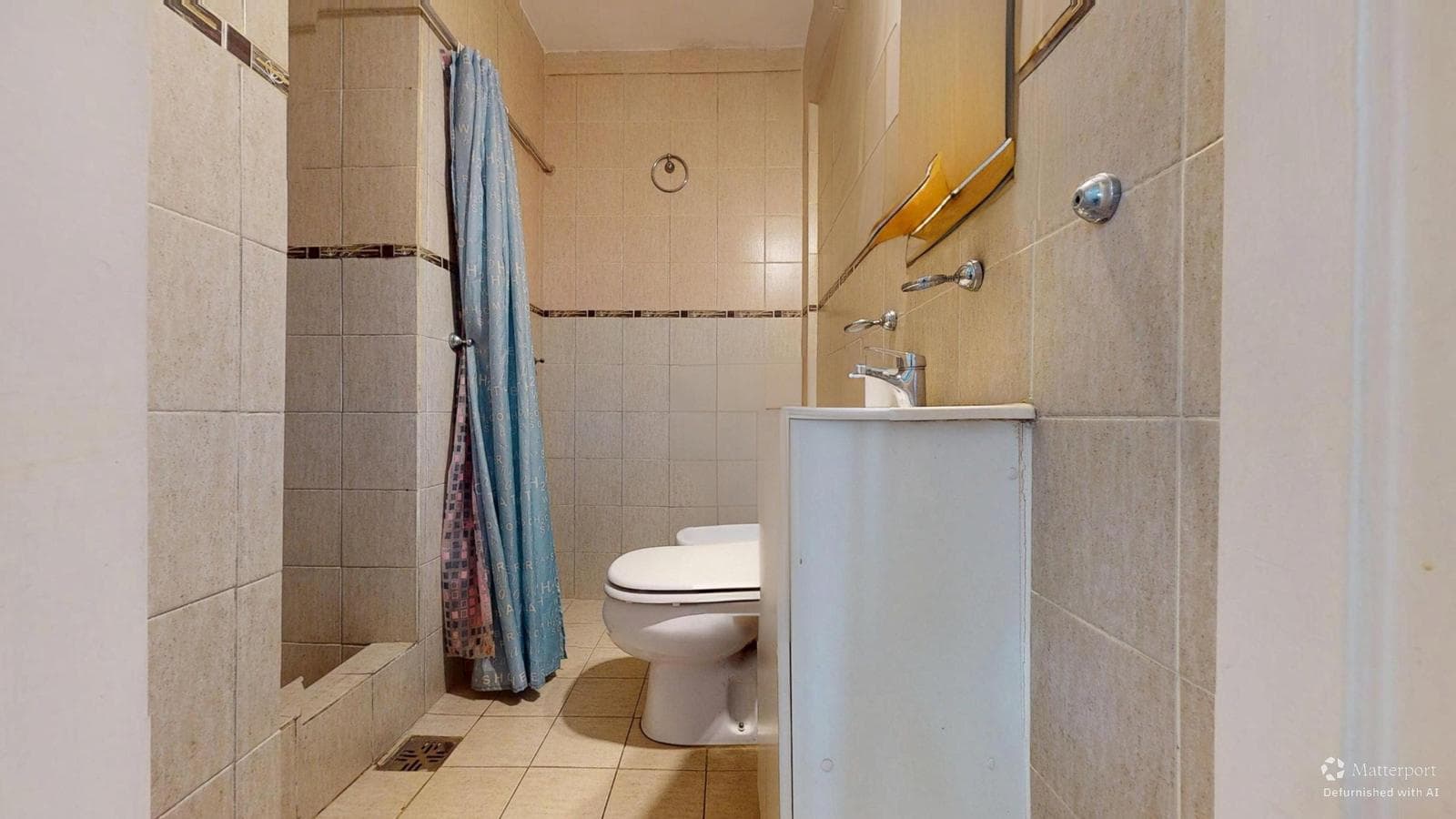 3-Room Apartment for Rent in Almagro with a Full-Length Balcony!