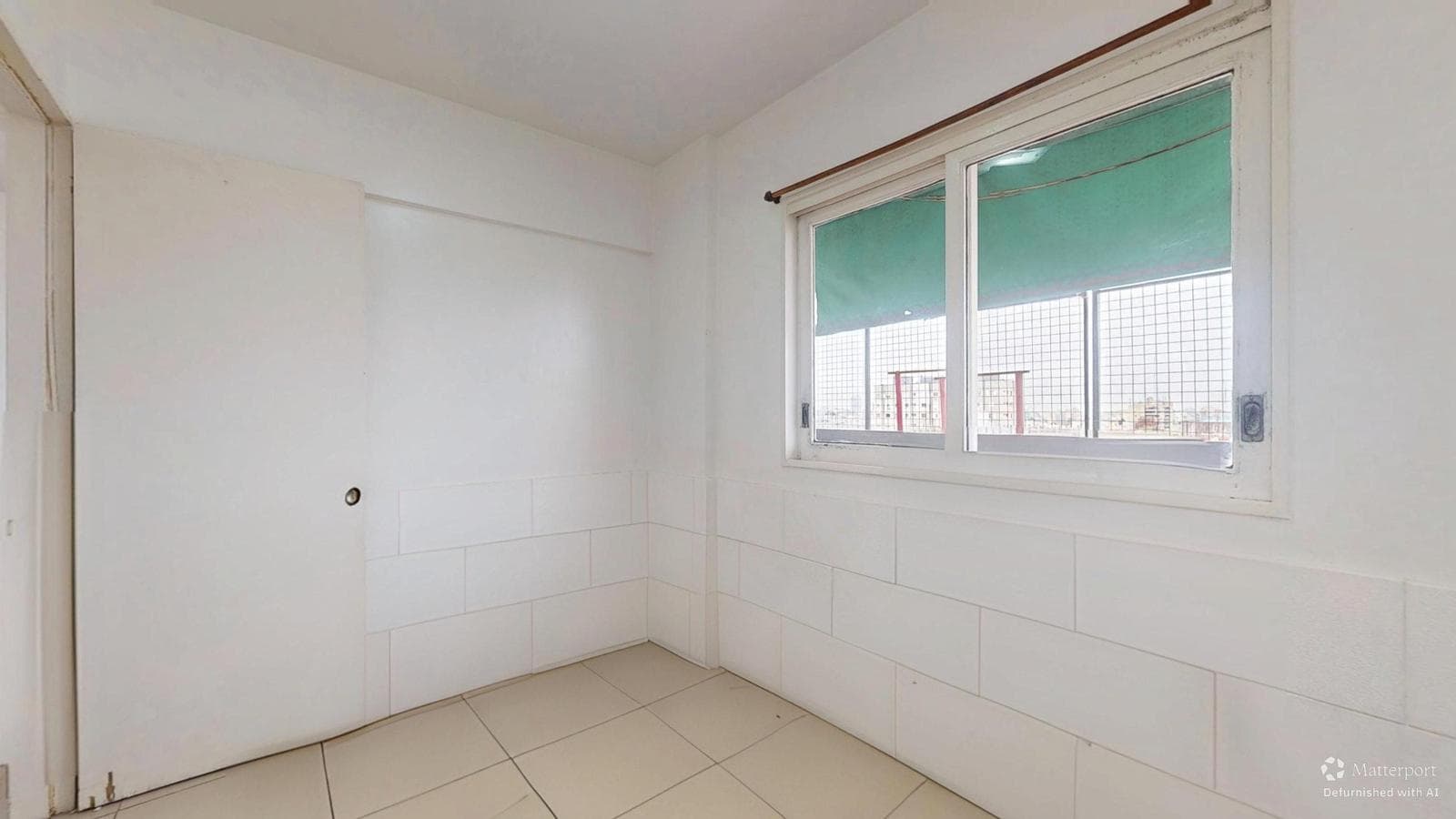 3-Room Apartment for Rent in Almagro with a Full-Length Balcony!