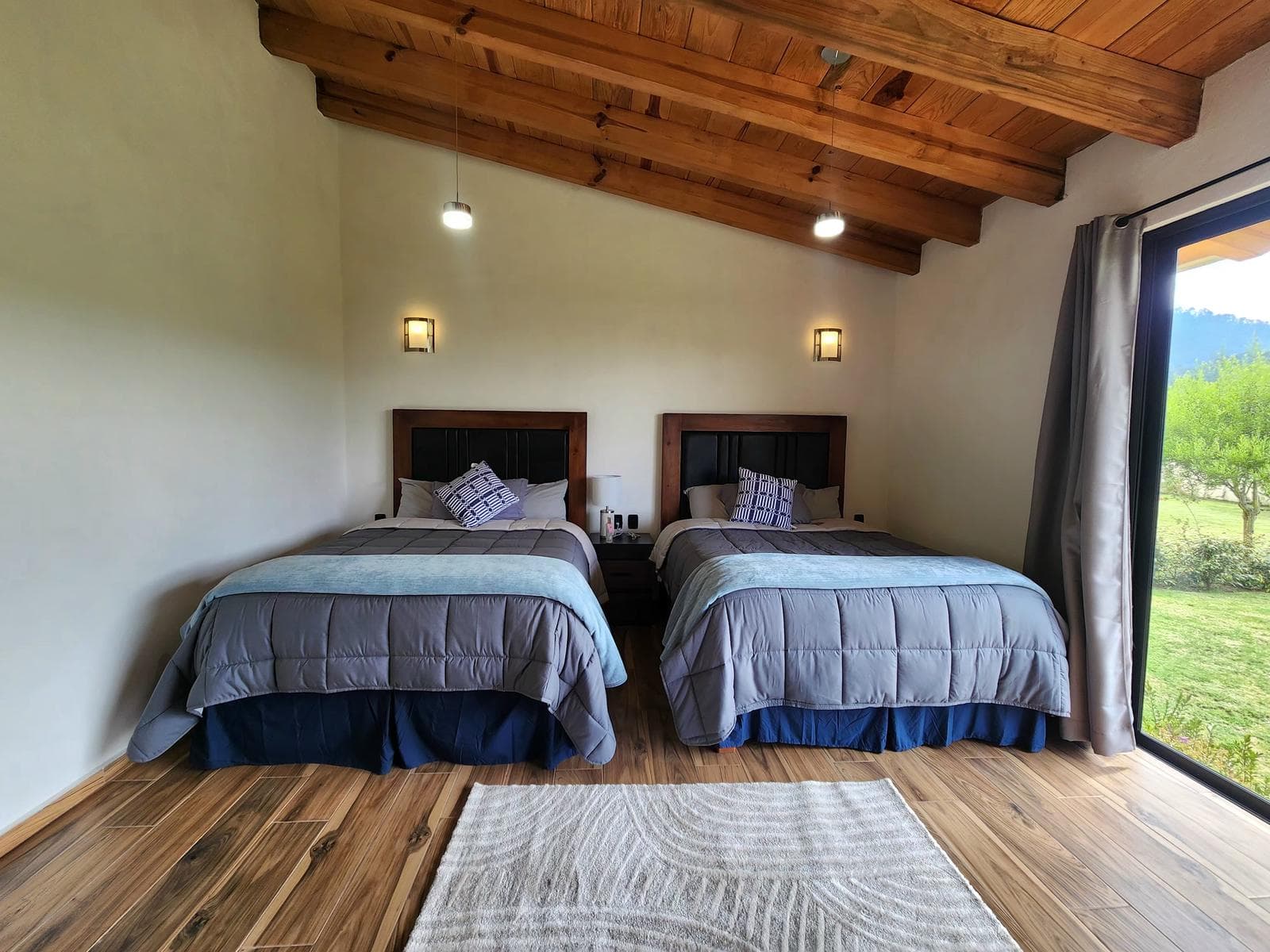 House for Rent, Los Saucos