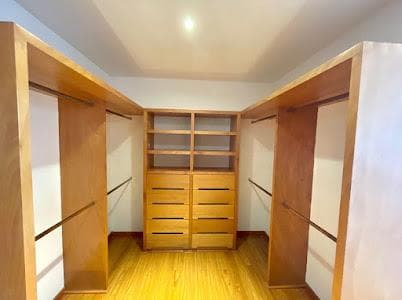 Apartment for Rent in Bosque Real, Private Electric Car Charger