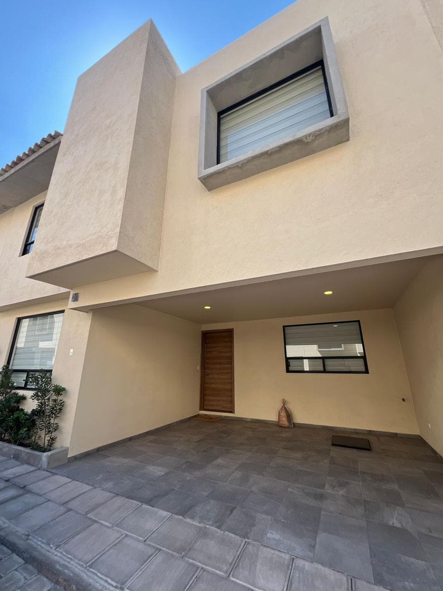 House for Rent on PASEO DEL FRESNO, Behind Plaza San Diego